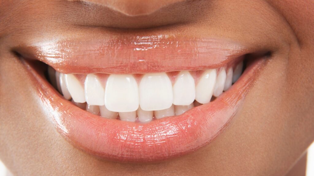 Importancia de los Ingredientes Naturales en el Cuidado Dental cosmética natural Naturetica